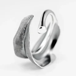 Ole Lynggaard Ringe | Leaves ring