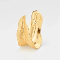 Ole Lynggaard Ringe | Leaves ring medium