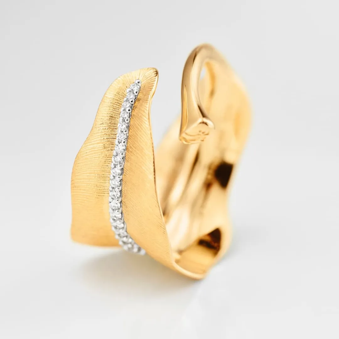 Ole Lynggaard Ringe | Leaves Ring medium pavé